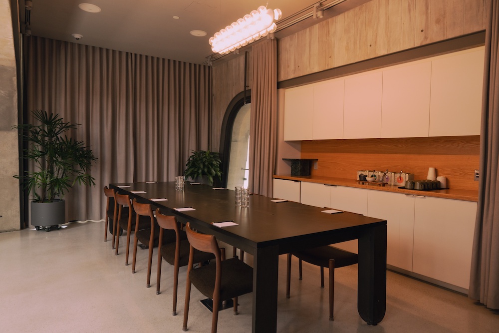 flow meeting room